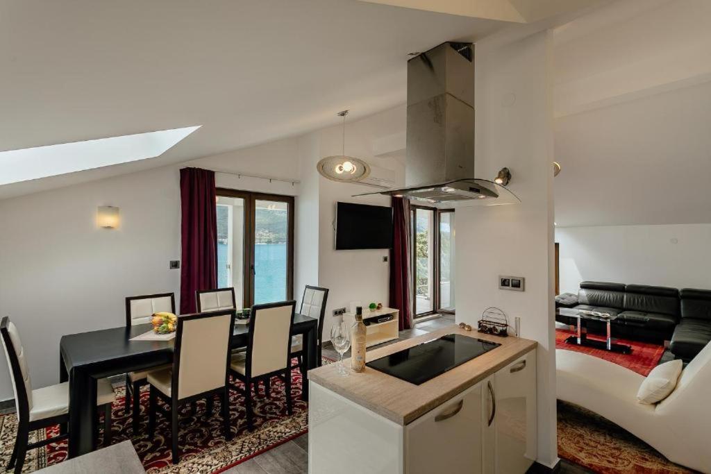 Apartments Joy Herceg Novi Exterior photo